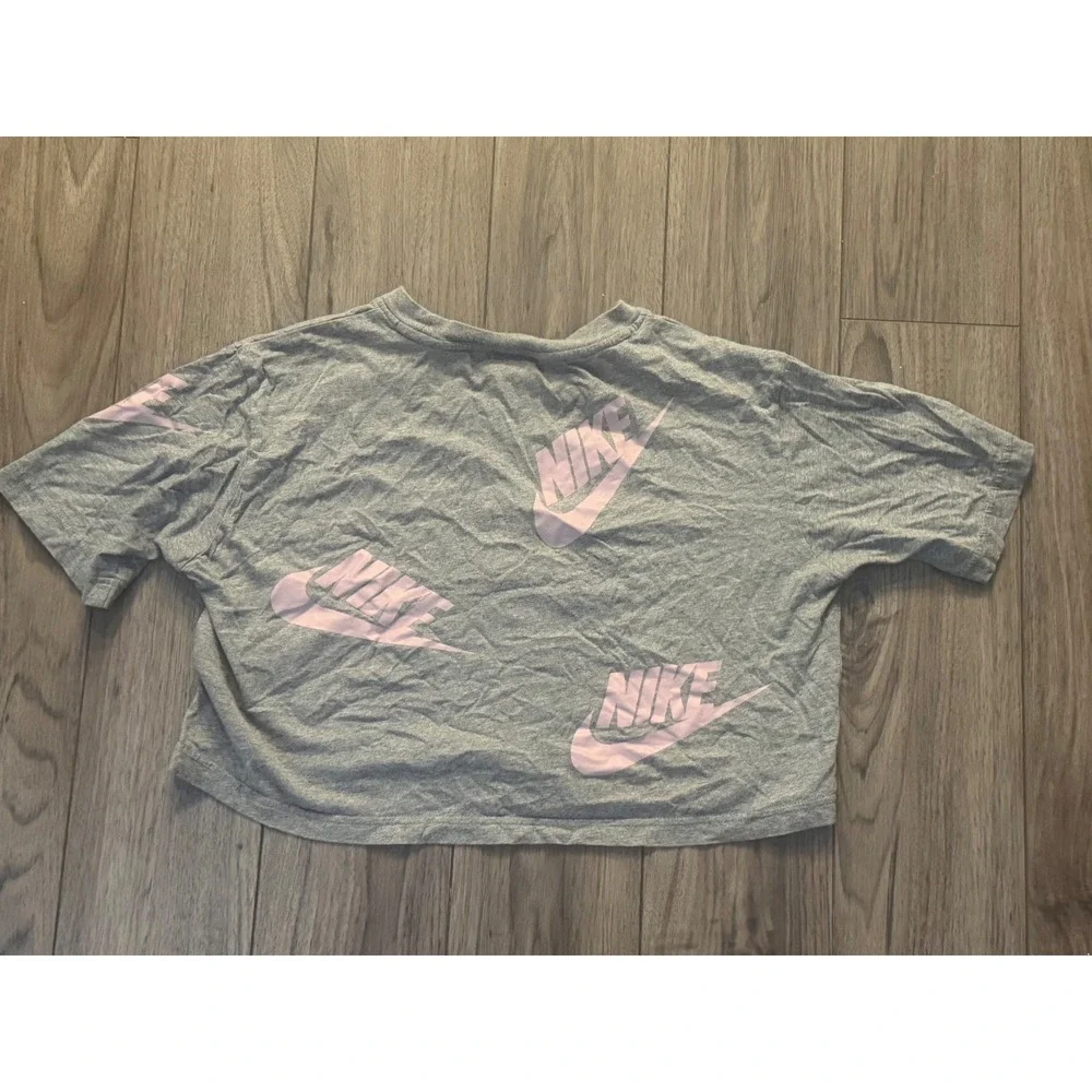 Nike sportswear crop